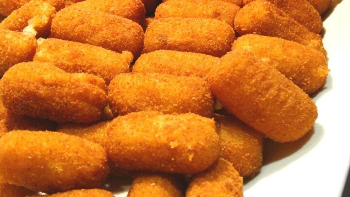 Bacon and Cheese Potato Croquettes. These&nbsp;delicious little Potato Croquettes&nbsp;are filled with bacon,&nbsp; and cheese. Fluffy inside and crispy outside. These are perfect as a side, buffet food or for snacking.