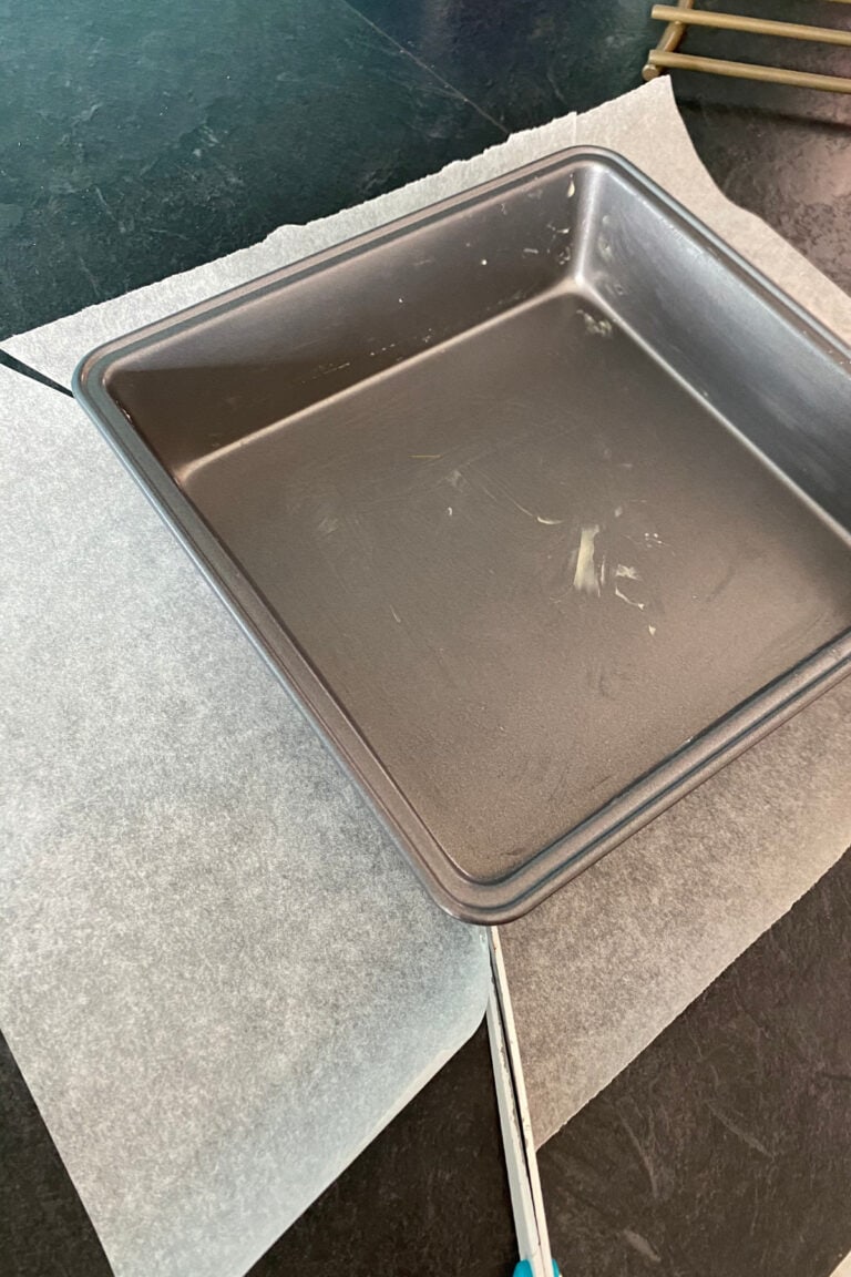 How to Line A Square Baking Pan With Parchment Paper Newbie In The