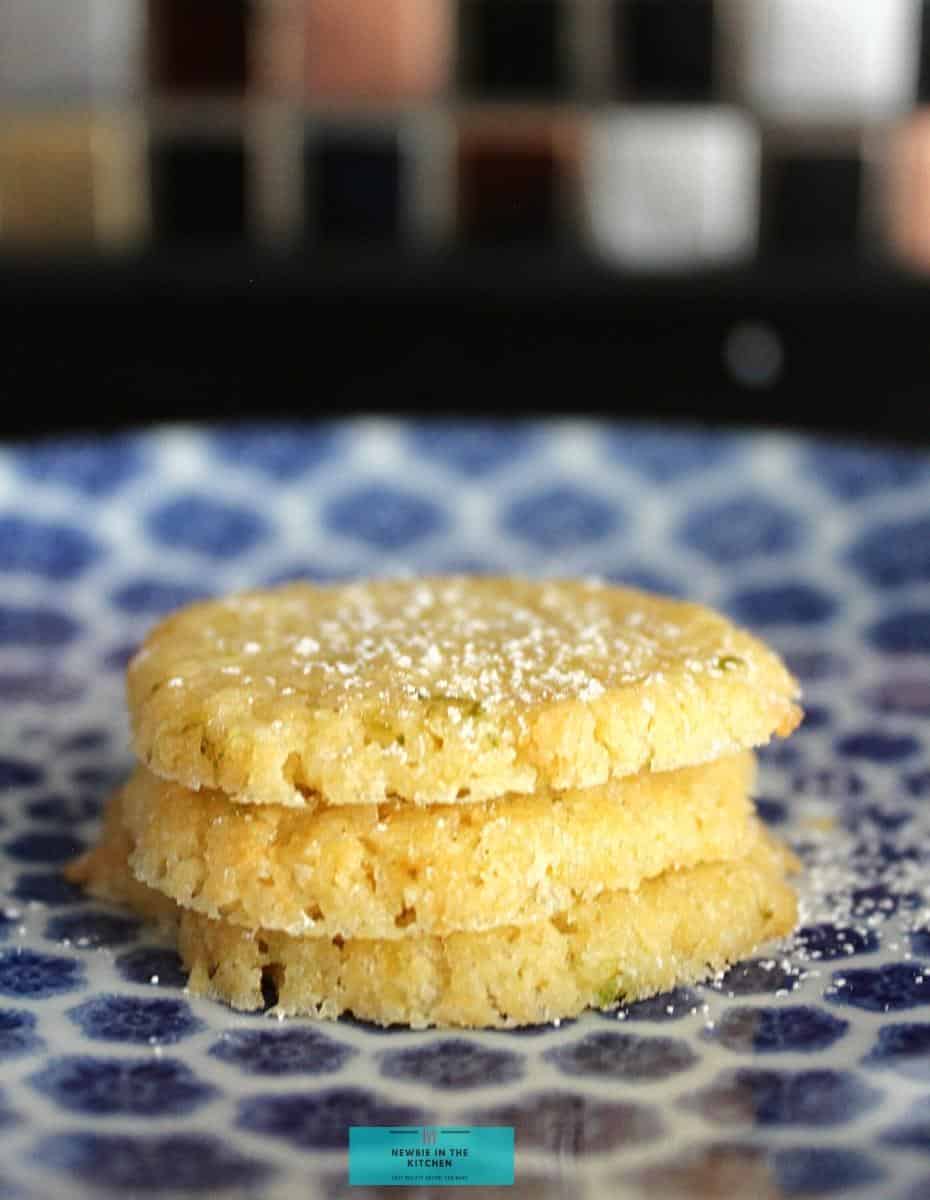 Coconut and Lime Thins are a very thin, crisp, buttery cookie, easy to make with a crunchy, caramelized texture. Delicious with a coffee or tea.